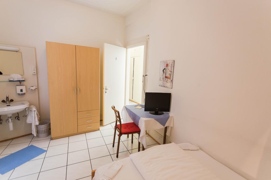 Stadthof Budget City Center Hotel 3*
